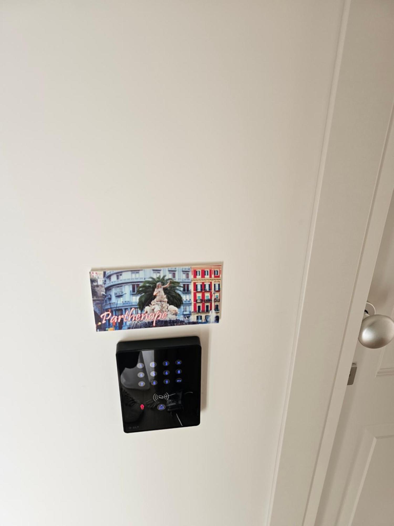 Toto E Peppino Luxury Rooms Naples Exterior photo