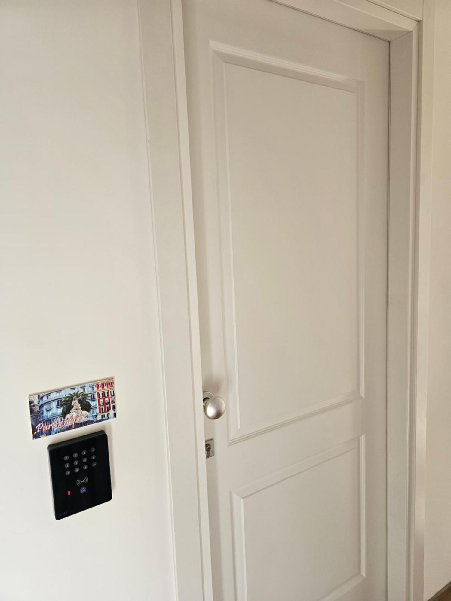 Toto E Peppino Luxury Rooms Naples Exterior photo